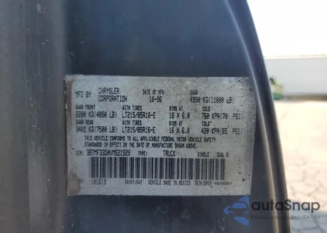 1997 Dodge Ram 3500 z USA, uszkodzony, nr VIN 3B7MF33D0VM521529